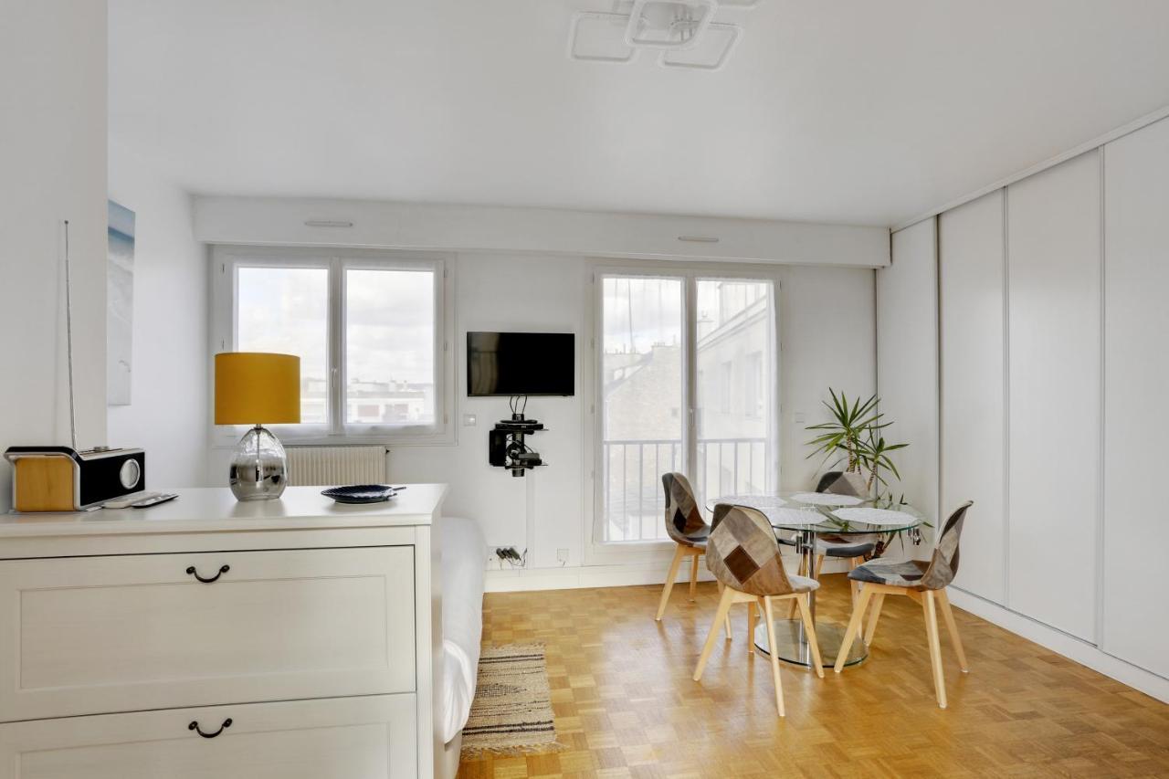 Le Nid Du Roi - Appartement Terrasse - Versailles Bagian luar foto
